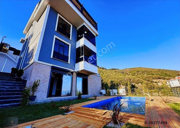 Mera Emlaktan Altınolulta Emsalsiz Havuzlu Tam Müstakil Villa
