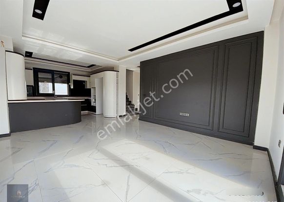 ▀▄mera Emlaktan Zeytinli'de Bahçeli Ve Havuzlu Ultralüx Villa