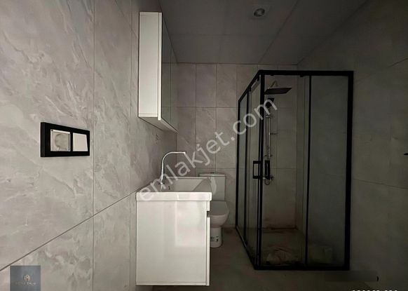 Mera Emlaktan Zeytinlide Y. Isıtmalı Ayrı Mutfaklı 2+1 Lüx Daire