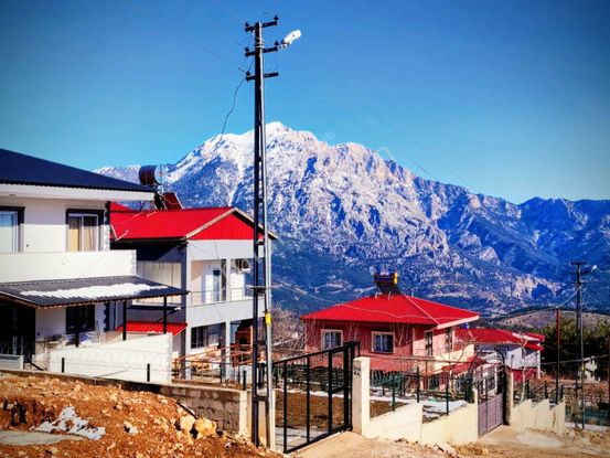 Kar Emlaktan Yenikonacık Efes Sitesi Üzerinde 400 M2 İmarlı İfrazlı Satılık Arsa