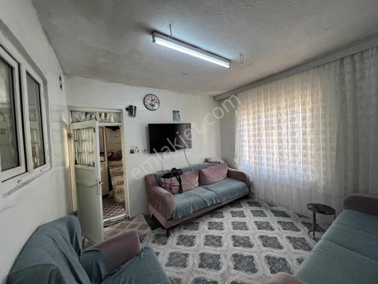 Düztepe'de Uygun 2 Katlı Geniş Oturum Müstakil Ev