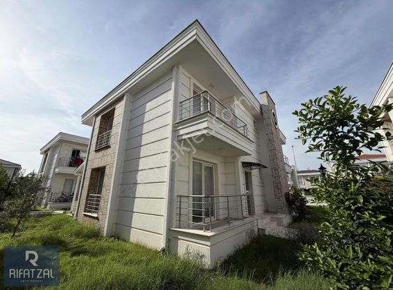 Sarımsaklı Denize 1.5 Km 3+1 120 M2 Site İçi Sıfır Bahçeli Villa
