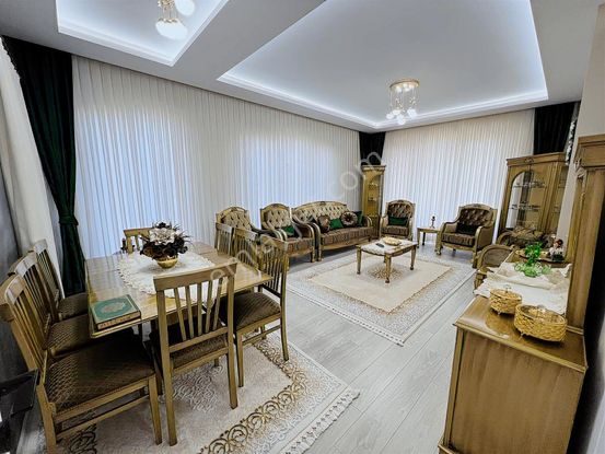 Hatıp Cad.polis Merkezine 2 Km Müstakil 5+1 Özel İşçilik Villa