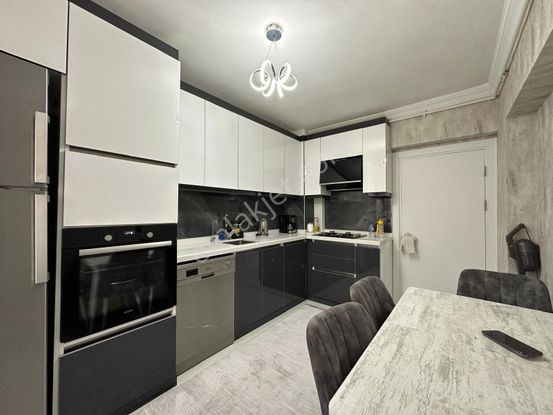 İmir Emlak'tan Hicret Cami Yakını Full Yapılı 2.kat 3+1 Daire!!