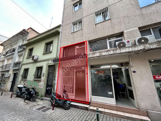 Donanmacı'da Caddeye Yakın 2.73 M Cepheli Kiralık Dükkan