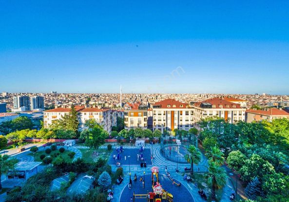 Weal World' Den M.bey Yolu Üstü, K.otoparklı, Butik Sitede, Fırsat Dubleks ...