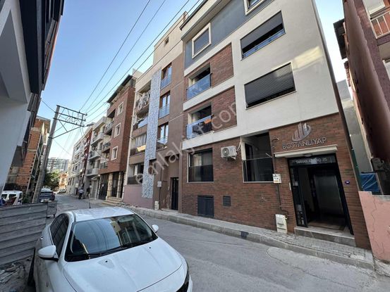 Karşıyaka Şemikler Mah. 3+1 Geniş Daire