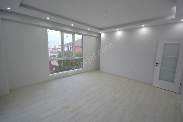 Satılık Butik Sitede 170 M İki Aileye Uygun 4+1 Üst Dublex Daire