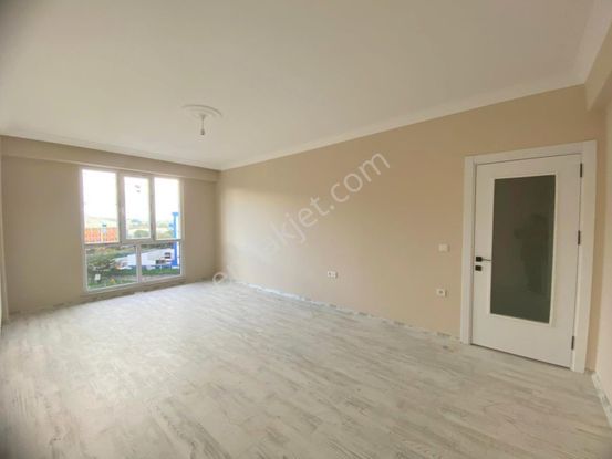 Mertcan'dan Hastane 4dk Metro 5dk Ara Kat Sıfır Fırsat 2+1