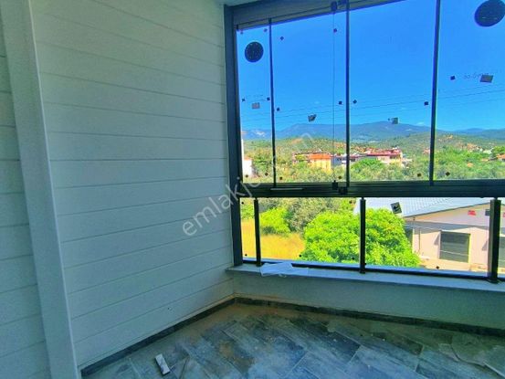 Uytundan Zeytinli Köyünde Doğa Manzaralı Satılık 3+1 Lüx Daire