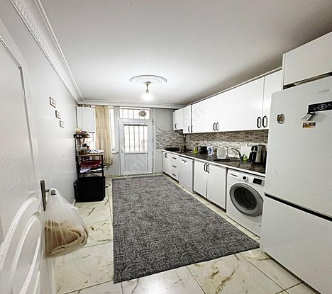 Esenyurt Kuzuyolu Caddesinde 2+1 Geniş 120m2 Temiz Satılık Daire