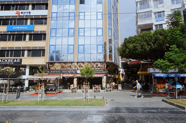 Cumhuriyet Meydanı İşmerkezinde Satılık Ofis