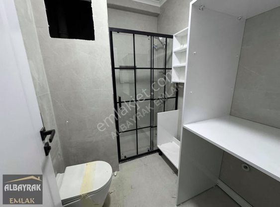 Albayrak'tan Ara Kat Sıfır Ön Cephe Metro Dibi Daire