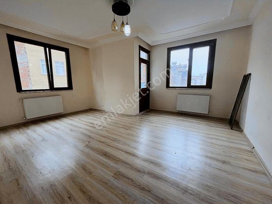 Merkez'de Kiralık 3+1 Doğalgazlı Daire