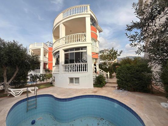 Didim Akbük Olive Garden Sitesi 3+1 Havuzlu Tam Müstakil Villa