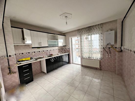 Cihandan Barıştepe Mah Demirdağ Cadde Üzeri Kiralık 3+1 Daire