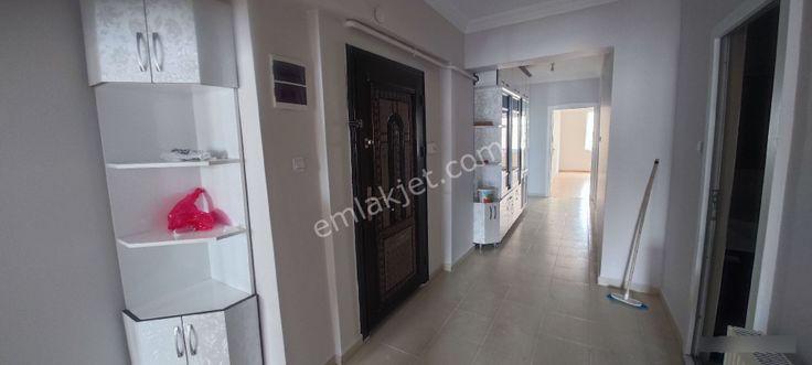 Cuma Pazarının Karşısın Da