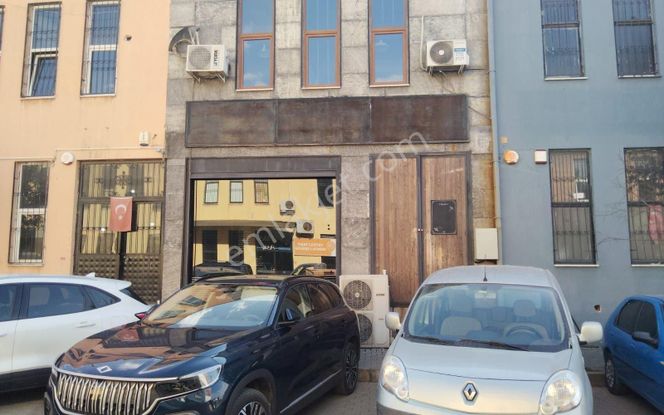 Statü'de Satılık Dükkan