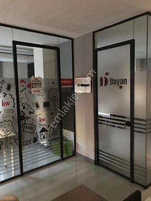 İstinye Abc Plaza'da 19 Bölmeli Tek Kat Kiralık Ofis