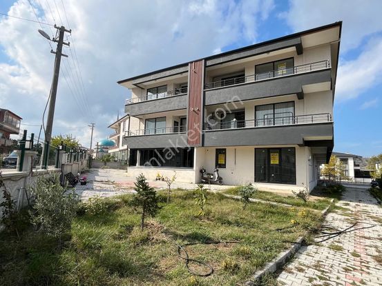 Yalova Merkez Safra Yolunda Eşyalı, Geniş 3+1 Satılık Daire