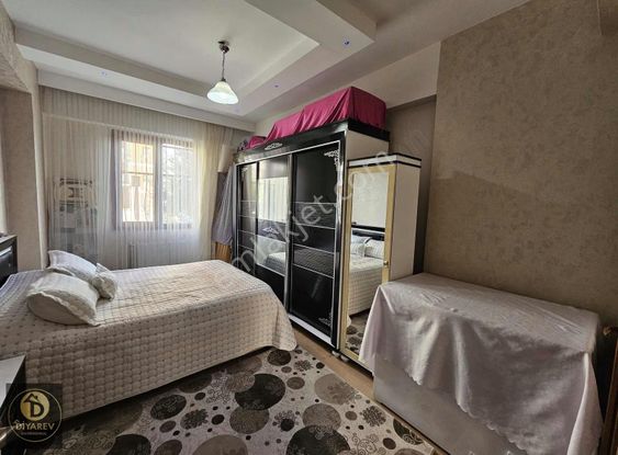 Havalimanı Kavşağı Civarı 3+1 Giriş Kat Daire