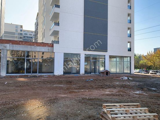 Ataevler Merkezi Konumda Kurumsal Firmalara Kiralık Dükkan