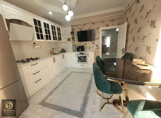 Avea Caddesi'nde 5.kat Ferahlığı:155 M² Aile Konforunun Zirvesi