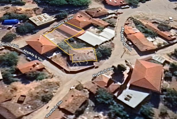 Taha Ergin Gayrimenkul'den Köy Meydanı 335m² Kaçırılmayacak Arsa