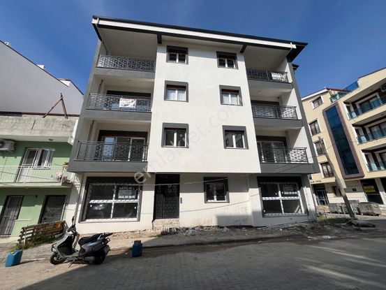 Davutlar Merkezde Sıfır Yapı Giriş Katı 2+1 Daire