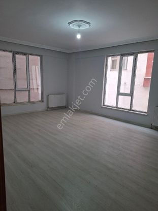 Kafkars Emlaktan Üniversite Yolunda Fırsat 3+1