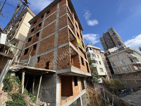 Cadde Yanı 2+1 Yapım Aşamasında İster Oturum İster Yatırım !!!