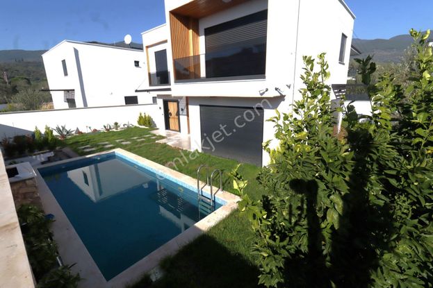Güre'de Aygül'den Sıfır Tam Bağımsız Havuzlu,saunalı,şömineli Ultra Lüks 4+1 Satılık Müstakil Villa