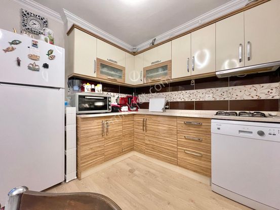 Berkay Demirel'den Doktorlar Sitesi Mevkinde Ara Kat 1+1 Daire