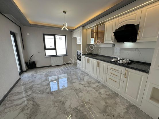 Öz Gayrimenkul'den Fevzi Çakmak Mah'de 3+1 Ara'kat Merkezi Konumunda Daire!!