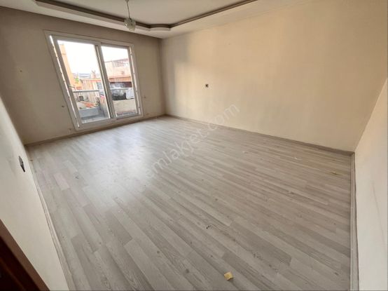 Bozyaka Kapalı Pazaryeri Yakınında 2+1 90m2 Arakat Asansörlü Otoparklı Bina