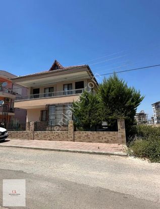 Yeniköy Müstakil 438 M² Arsa Payı 6+1 Full Eşyalı Satılık Villa