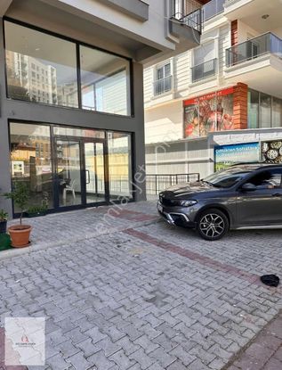 Sur Yapı Karşısı 160 M² 3 Katlı Satılık Dükkan