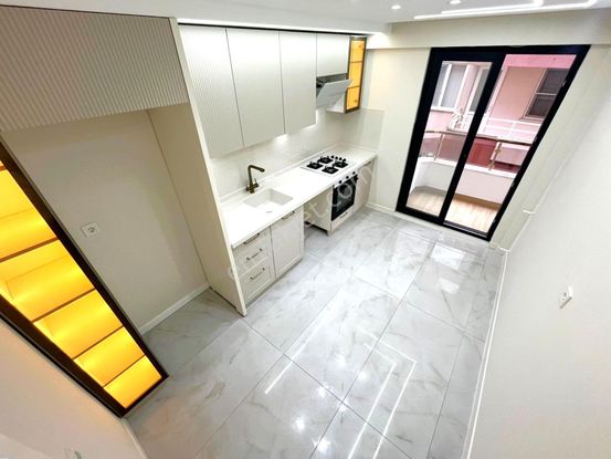 Aygül'den Akçay'da Merkezi Lokasyonda Özel Mimari Tasarım Ayrı Mutfak Çift Banyolu 3+1 Satılık Daire