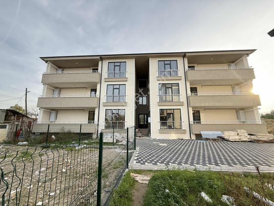 Sakarya Arifiye Mahallesinde Geniş 3+1 Kiralık Daireler