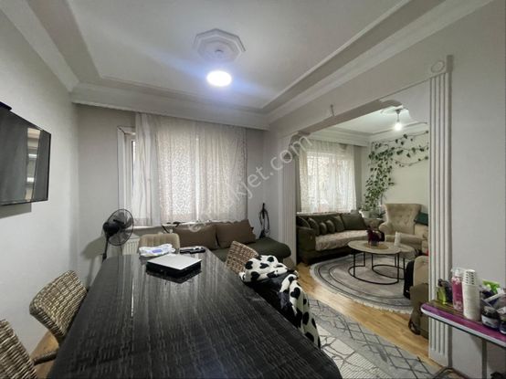 Ecem Emlaktan Şehremini Örümceksiz Camii Karşısı 1 Ara Kat