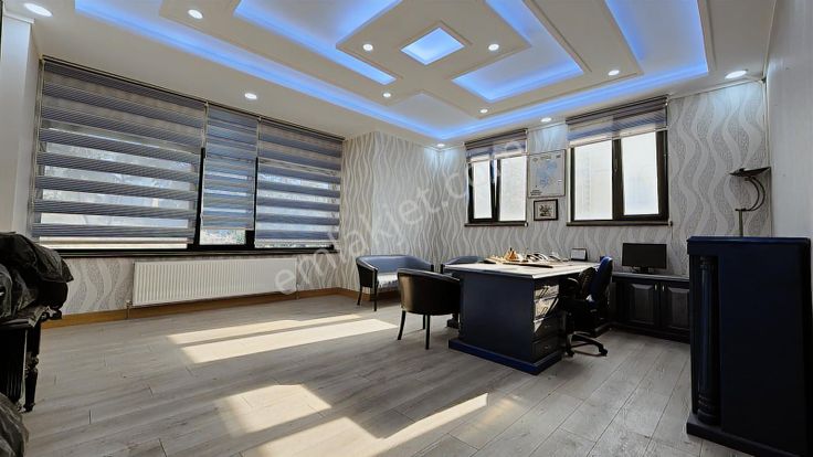 Remax Elma'dan Dervış Özdemır Cd Bahçe Kullanımlı 6oda Lüks Ofıs