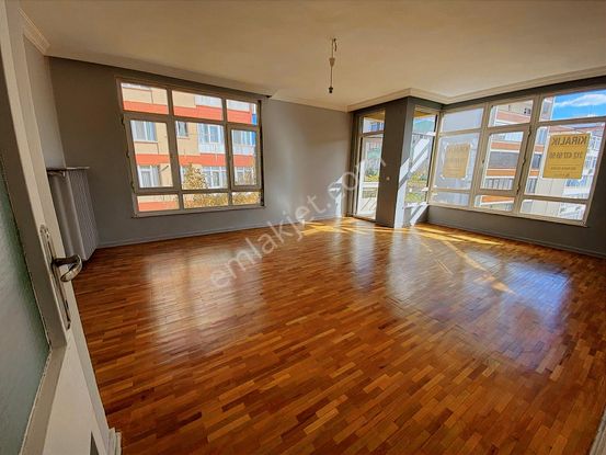 Remax Elma'dan John F. Kennedy Caddesinde Yenilenmiş Daire