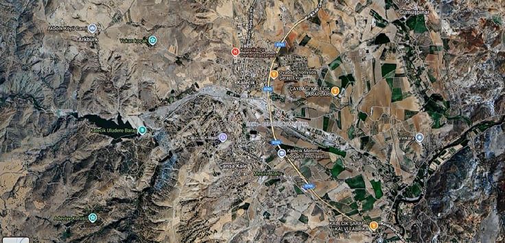 Kalecik Akbörk Te Çankırı Bulvarına 500 Metre Mesafede Tarla