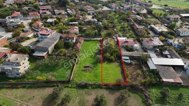 Çanakkale Gökçalı Köyünde Taş Ev Bulunan İmarlı Arsa Satılık!