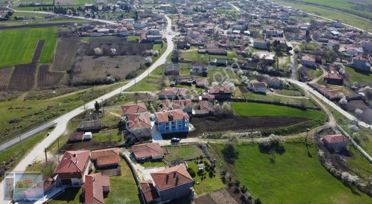 Saray Çayla Köyünde 3000 M2 Tek Tapu Tarla