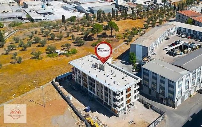 Bornovada Site İçi İzev Yapı Kalitesiyle Satılık 1+1 Sıfır Daire