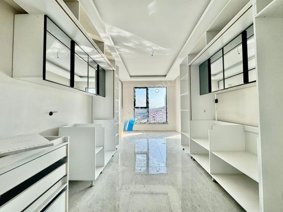 İmir Emlaktan ''sıfır'' K.otoparklı 4+1 G.odalı Manzaralı Lüks