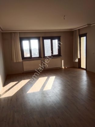 Serhat Mahallesinde Satılık 3+1 Daire