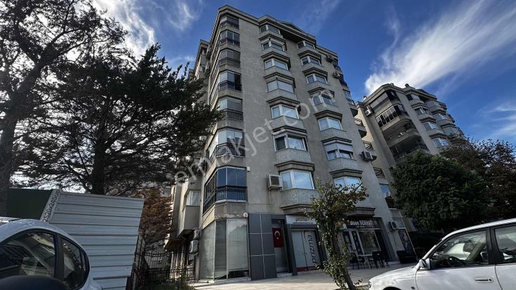 İzmir Bayraklı Manavkuyu'da Satlık 161 M2 Dükkan Cb Ph