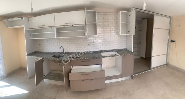 Rng'den Mithatpaşa'da Merkezi Konumda Ferah 2+1 Kiralık Daire